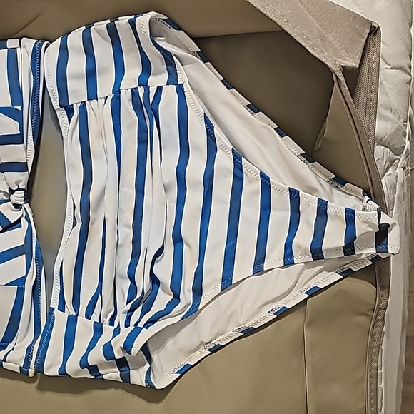 Cupshe high waisted Bikini blue and white striped - Picture 3 of 4